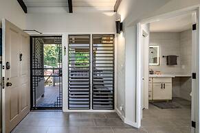 Upscale and Elegant Vistas