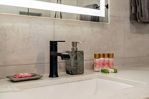 Upscale and Elegant Vistas