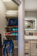 Upscale and Elegant Vistas