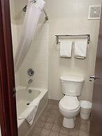 Toppenish Inn and Suites