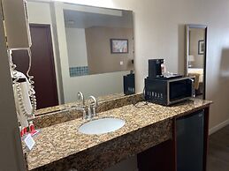 Toppenish Inn and Suites