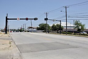 Executive Inn of Arlington, Near AT&T Stadium