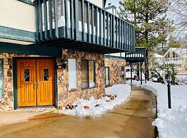 Lakefront Viking Oasis Condo