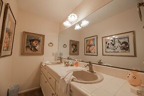 Lakefront Viking Oasis Condo