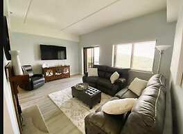 Cozy and Spacious 2B Condo w Private Balcony and Fireplace