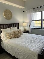 Cozy and Spacious 2B Condo w Private Balcony and Fireplace