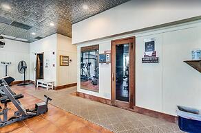 Cozy and Spacious 2B Condo w Private Balcony and Fireplace