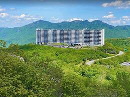 Cozy and Spacious 2B Condo w Private Balcony and Fireplace