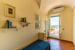 Blu Infinity Terrace on Ischia Center