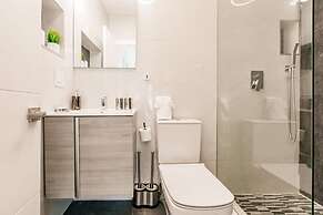 Stylish Aventura Home With Pool on Intercostal