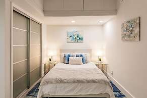 Stylish Aventura Home With Pool on Intercostal