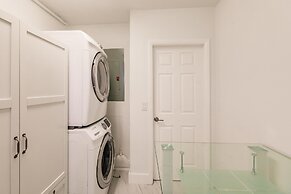 Stylish Aventura Home With Pool on Intercostal