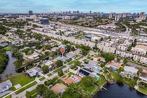 Stylish Aventura Home With Pool on Intercostal