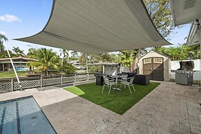 Stylish Aventura Home With Pool on Intercostal