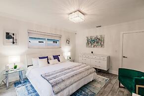 Stylish Aventura Home With Pool on Intercostal