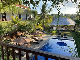 Tinggian Hill Retreat