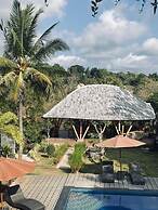 Tinggian Hill Retreat