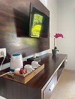 Tinggian Hill Retreat