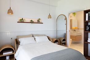 The Moorings Lakehouse