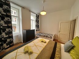 Amazing Apartment Zborovska