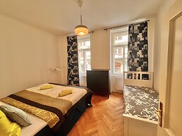 Amazing Apartment Zborovska