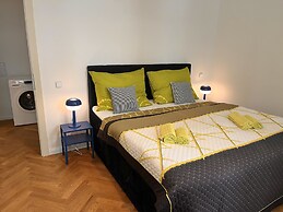 Amazing Apartment Zborovska