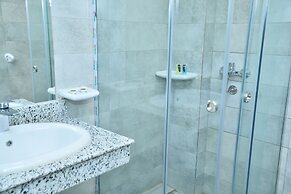 Miramar Evergreen Hotel