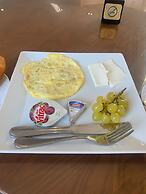 Miramar Evergreen Hotel