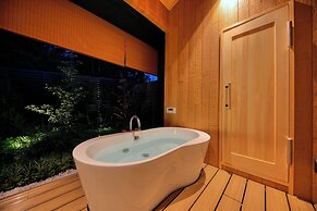 AWAUMI Fujikawaguchiko Resort