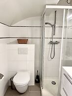 Yooneet Boutique Studio 2' Train Station