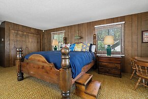 The Cottage at Sawmill Cove Lakefront