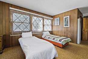 The Cottage at Sawmill Cove Lakefront