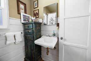 The Cottage at Sawmill Cove Lakefront