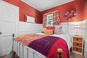 The Cottage at Sawmill Cove Lakefront