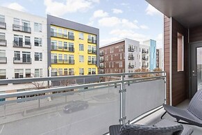 CozySuites TWO Stylish Apts Monument Cir