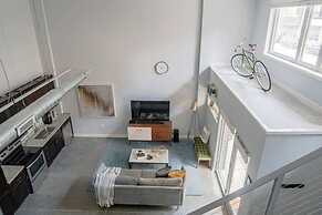 CozySuites TWO Stylish Apts Monument Cir