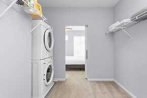 CozySuites TWO Stylish Apts Monument Cir