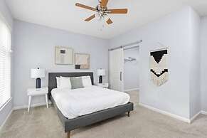 CozySuites TWO Stylish Apts Monument Cir