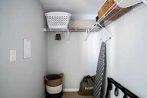 CozySuites TWO Stylish Apts Monument Cir