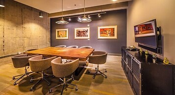 CozySuites TWO Stylish Apts Monument Cir