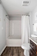 CozySuites TWO Stylish Apts Monument Cir