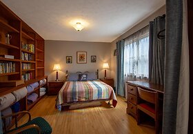 Private Retreat w Pool Hot Tub and Dining Hall