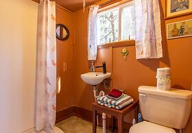 Private Retreat w Pool Hot Tub and Dining Hall