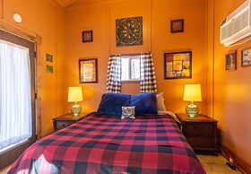 Private Retreat w Pool Hot Tub and Dining Hall