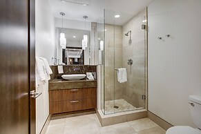 Contemporary 2 BR Condo in the Heart of Lionshead by RedAwning - Save 