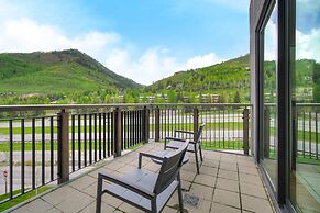 Contemporary 2 BR Condo in the Heart of Lionshead by RedAwning - Save 