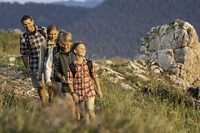 Contemporary 2 BR Condo in the Heart of Lionshead by RedAwning - Save 