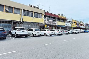 OYO 90806 Rumah Tumpangan Laut Selatan