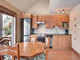 GLOBALSTAY. Bright Condo near the Lake