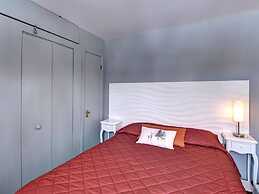 GLOBALSTAY. Bright Condo near the Lake